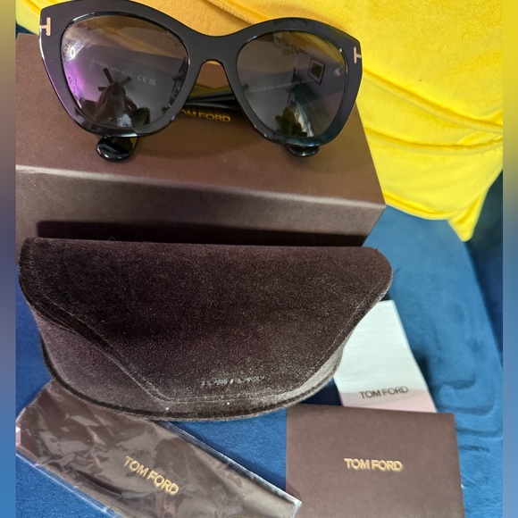 Tom Ford Cara Black Sunglasses - Picture 2 of 8